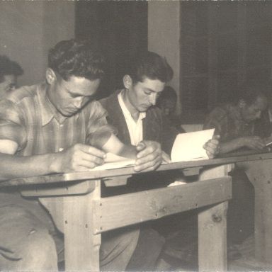 Misión Cultural en Aliste (Zamora). ACME. Comisaría de Extensión Cultural. Signatura 079311_s01_f0002. Año 1948. Fotógrafo: Eugenio Picazas